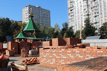Вклад в общее дело - именной кирпичик