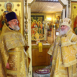 Божественная Литургия в храме Живоначальной Троицы в Чертанове